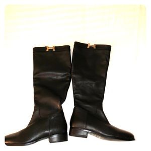 Hermès ridding boots with H logo